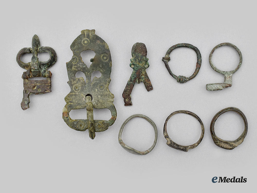 roman,_empire._a_mixed_lot_of_bronze_roman_accessories,_c.4_th-5_th_century_ad_l22_mnc9308_341