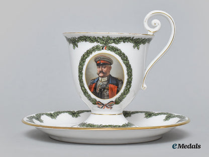 germany,_imperial._a_wreath_pattern_teacup_and_saucer_featuring_hindenburg_portrait,_by_hutschenreuther,1915_l22_mnc9313_644