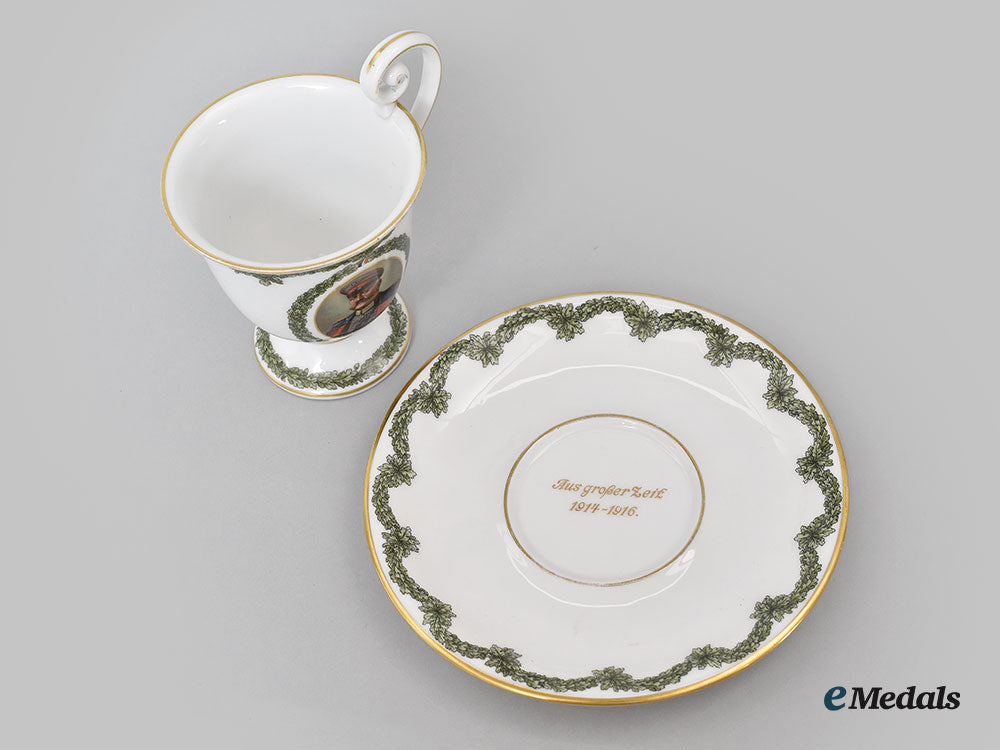 germany,_imperial._a_wreath_pattern_teacup_and_saucer_featuring_hindenburg_portrait,_by_hutschenreuther,1915_l22_mnc9316_642