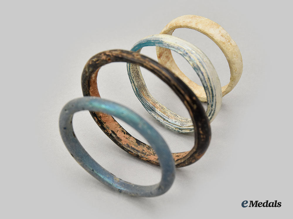 roman._a_lot_of_roman_accessories,_c.4_th-5_th_century_l22_mnc9317_345_1