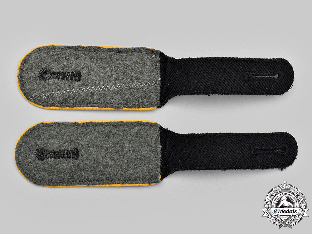 germany,_ss._a_mint_set_of_waffen-_ss_cavalry/_reconnaissance_enlisted_personnel_shoulder_straps_l22_mnc9322_631