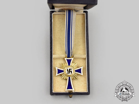 germany,_third_reich._an_honour_cross_of_the_german_mother,_gold_grade_with_case,_by_forster&_graf_l22_mnc9335_645