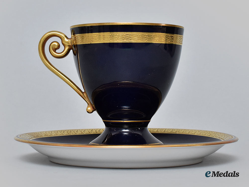 germany,_imperial._a_deep_blue_teacup_and_saucer_featuring_hindenburg_portrait,_by_hutschenreuther,1915_l22_mnc9340_634_1