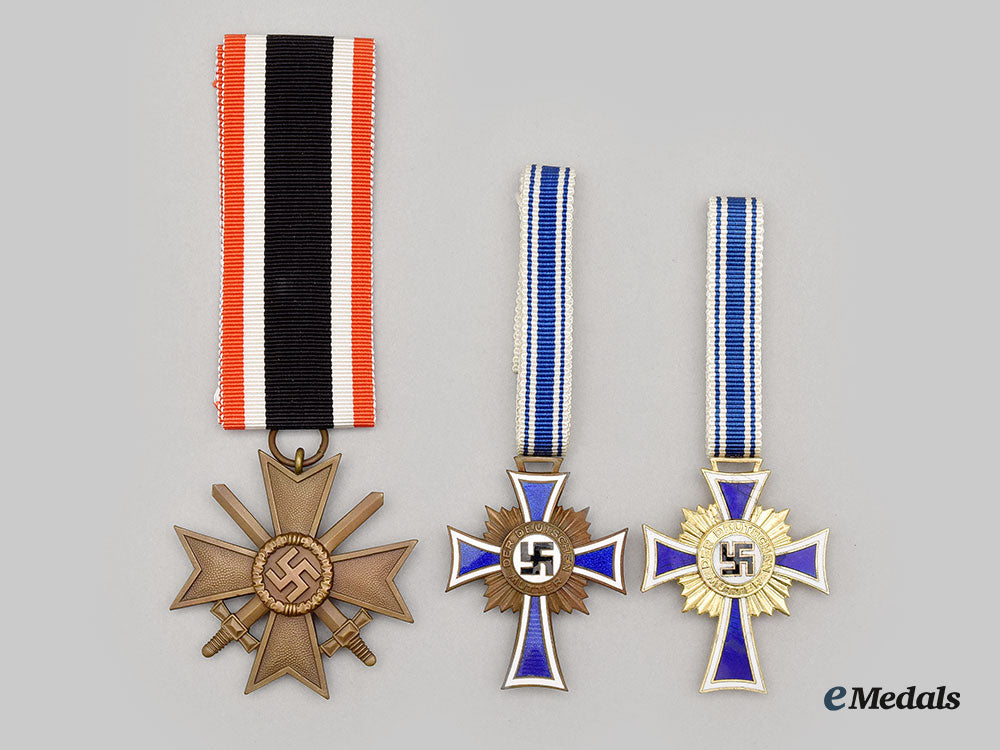 germany,_third_reich._a_mixed_lot_of_decorations_l22_mnc9369_447