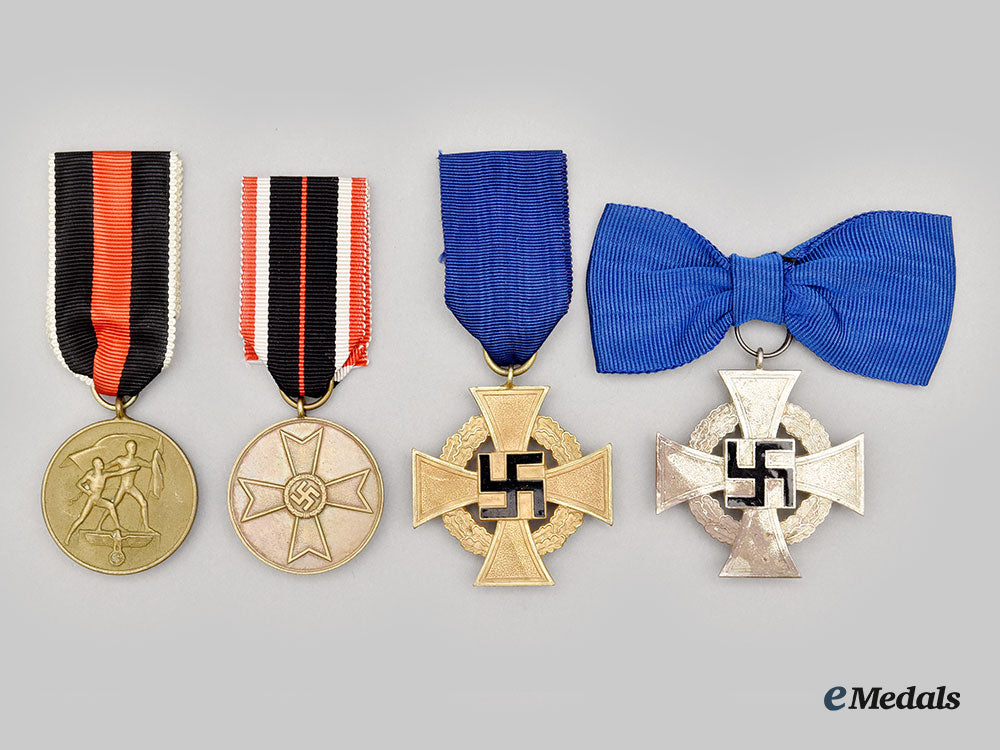 germany,_wehrmacht._a_mixed_lot_of_decorations_l22_mnc9376_449_1