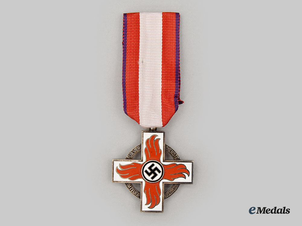 germany,_third_reich._a_fire_brigade_honour_decoration,_ii_class_l22_mnc9401_463_1