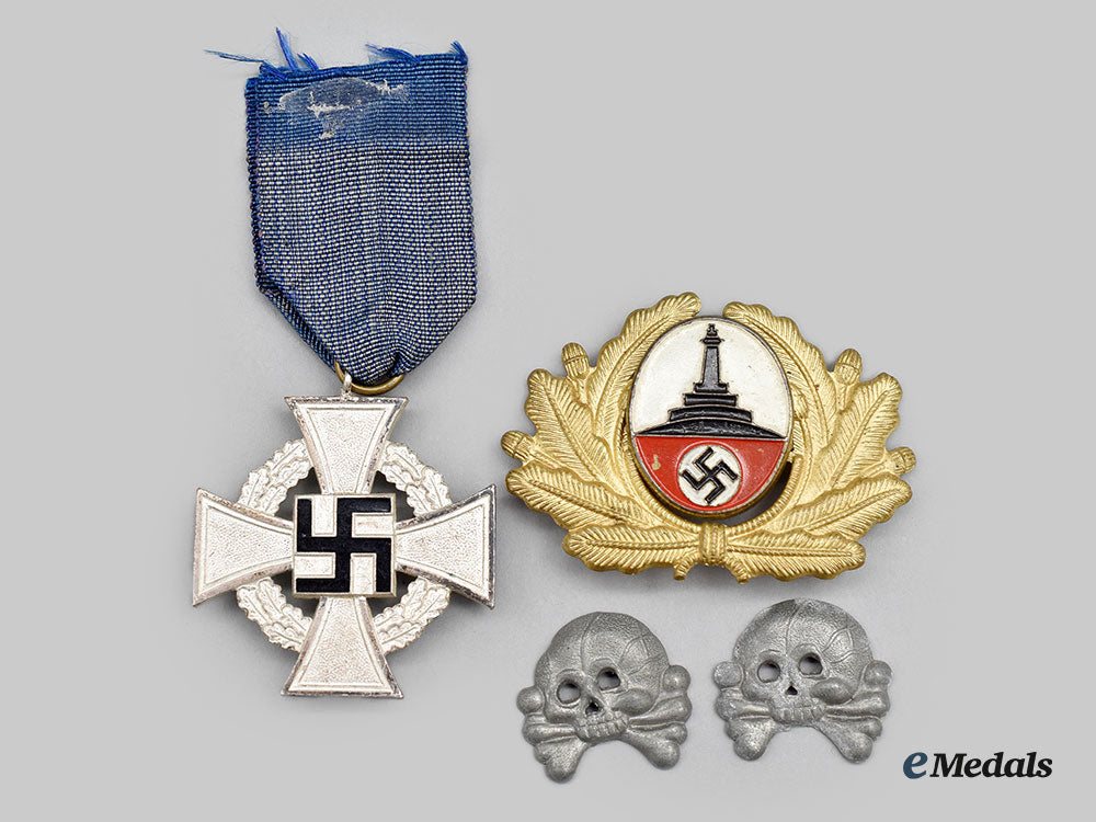 germany,_third_reich._a_mixed_lot_of_decorations_and_insignia_l22_mnc9430_266_1_1_1