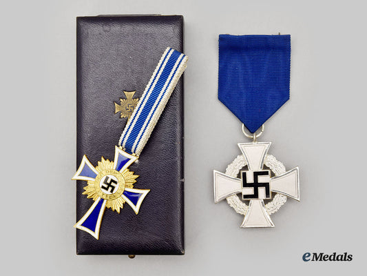 germany,_third_reich._a_pair_of_service_awards_l22_mnc9447_485_1