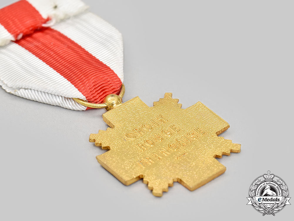 france,_iii/_iv/_v_republics._a_medal_of_recompense_of_the_french_red_cross,_i_class_gold_grade_l22_mnc9447_722_1