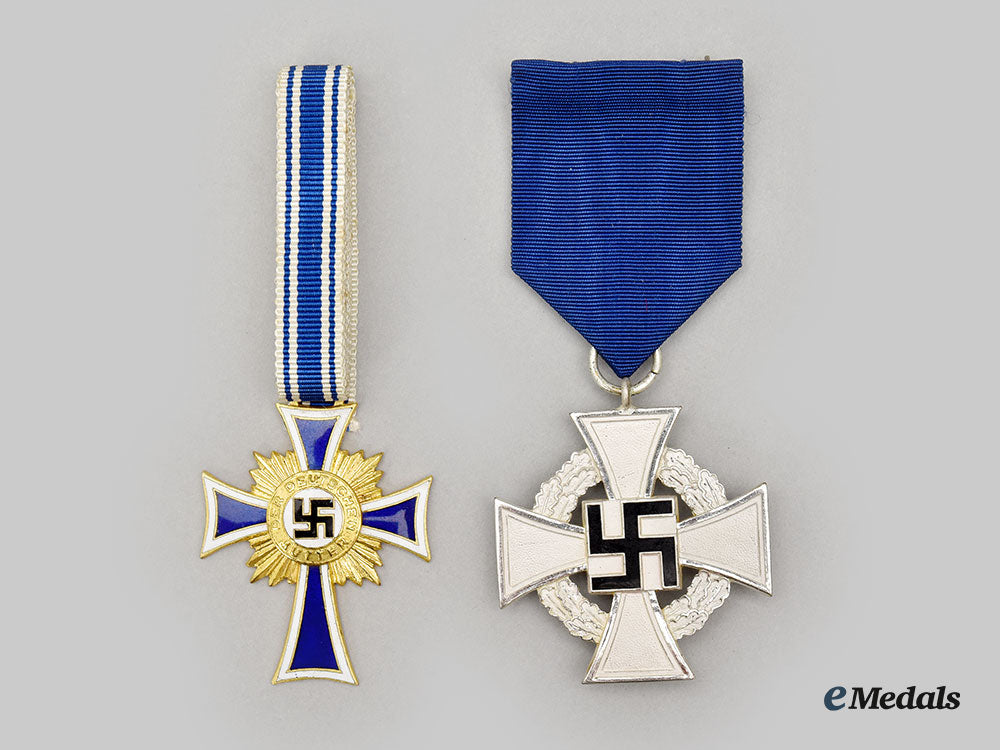 germany,_third_reich._a_pair_of_service_awards_l22_mnc9450_487_1