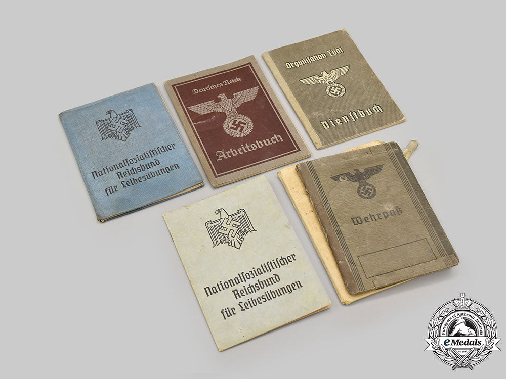 germany,_third_reich._a_mixed_lot_of_photos,_postcards,_and_identification_books_l22_mnc9460_121
