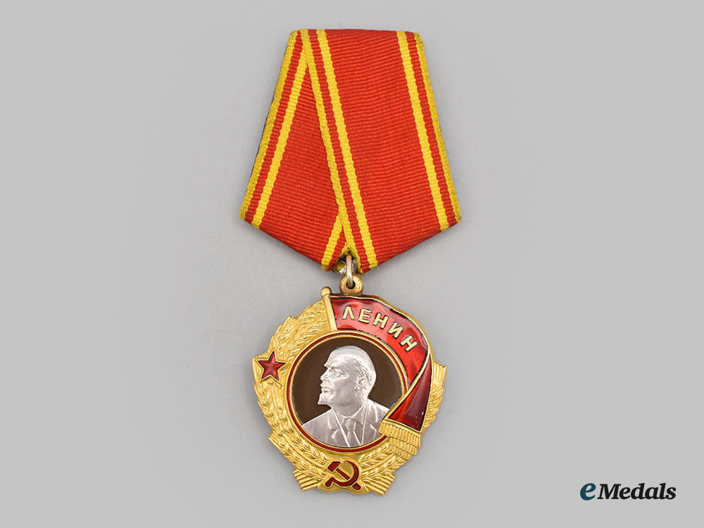 russia,_soviet_union._an_order_of_lenin,_type_vi(1950_s-1991),_variation_i_l22_mnc9460_576
