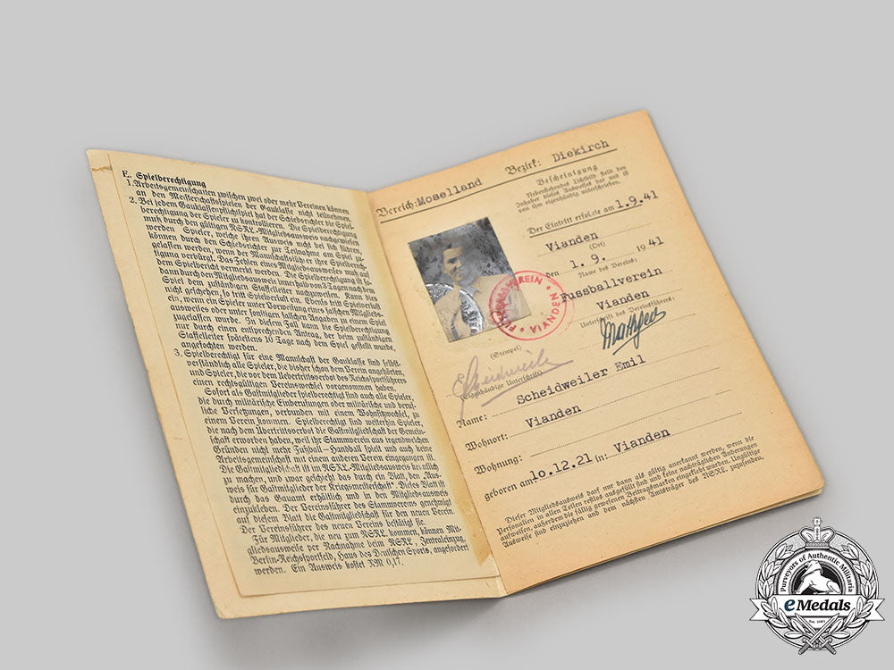 germany,_third_reich._a_mixed_lot_of_photos,_postcards,_and_identification_books_l22_mnc9464_124