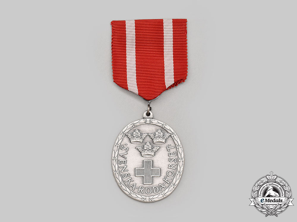 sweden,_kingdom._a_red_cross_medal_l22_mnc9469_732_1