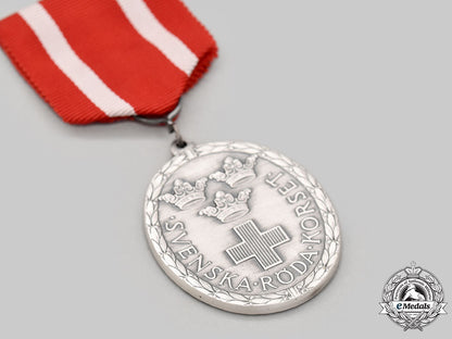 sweden,_kingdom._a_red_cross_medal_l22_mnc9471_734_1