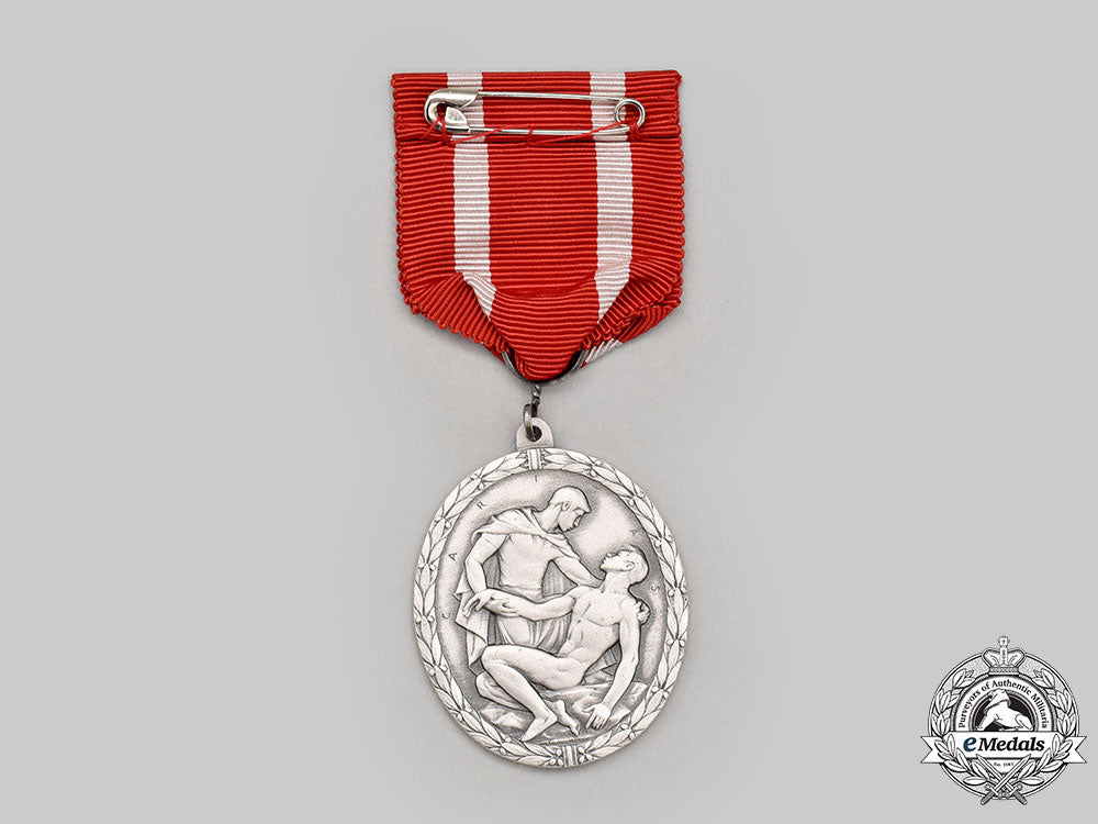 sweden,_kingdom._a_red_cross_medal_l22_mnc9472_733_1