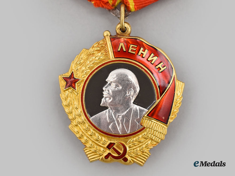 russia,_soviet_union._an_order_of_lenin,_type_vi(1950_s-1991),_variation_i_l22_mnc9477_567_1_1