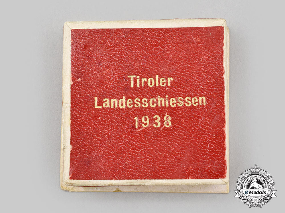 germany,_third_reich._a1938_tyrolean_marksmanship_gau_achievement_badge,_type_i,_bronze_grade_with_case_l22_mnc9511_718_1