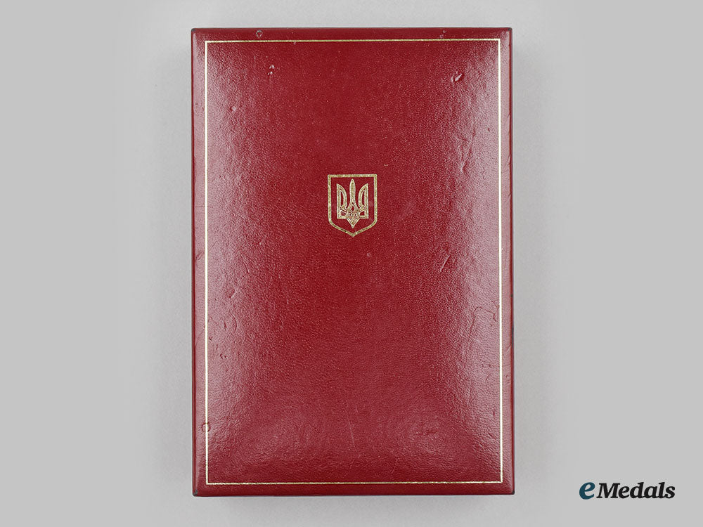 ukraine,_republic._an_order_for_courage,_iii_class_with_award_book_l22_mnc9514_531