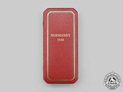 united_kingdom._a_normandy_campaign_medal1944,_fullsize_and_miniature,_cased_l22_mnc9514_751