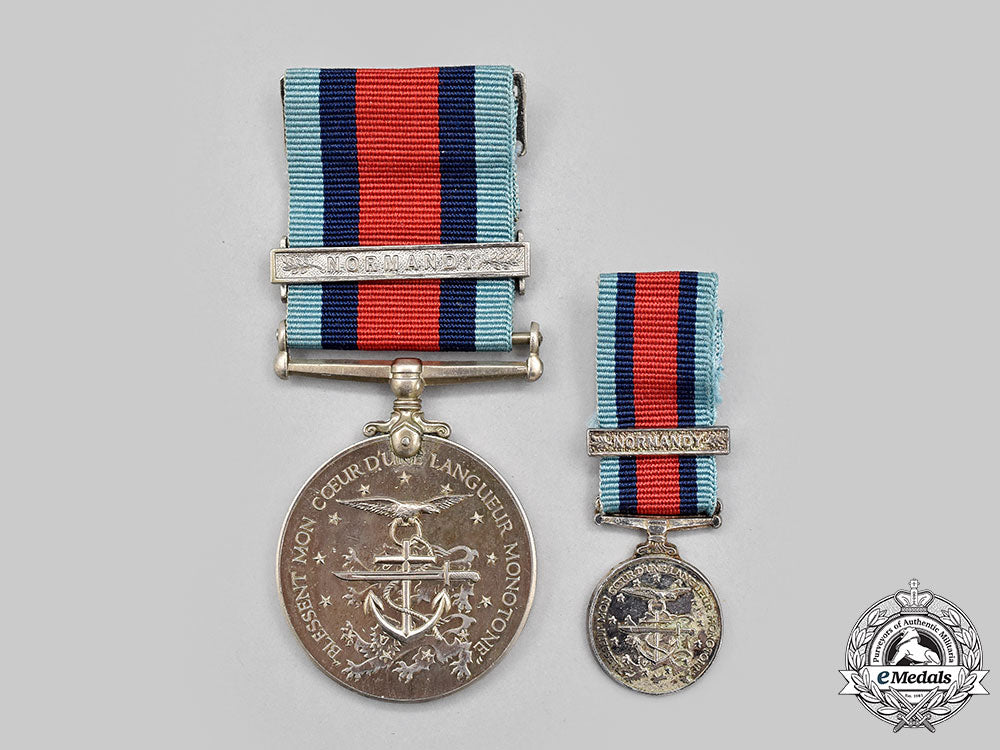 united_kingdom._a_normandy_campaign_medal1944,_fullsize_and_miniature,_cased_l22_mnc9516_753