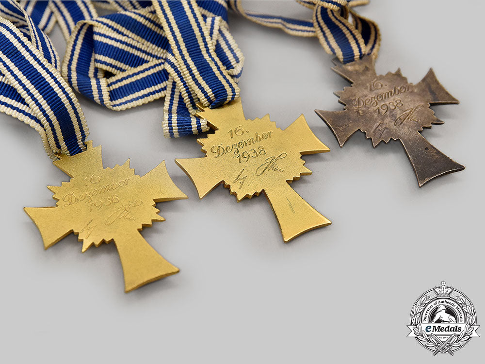 germany,_third_reich._a_lot_of_honour_crosses_of_the_german_mother_l22_mnc9517_151