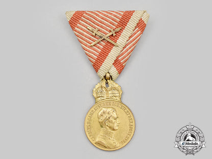 austria,_imperial._a_military_merit_medal,_karl_i,_bronze_medal_by_g.a_scheid_l22_mnc9552_734