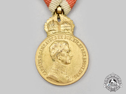 austria,_imperial._a_military_merit_medal,_karl_i,_bronze_medal_by_g.a_scheid_l22_mnc9553_735