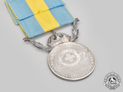 sweden,_kingdom._a_red_cross_merit_medal_for_voluntary_health_care_for_men,_ii_class_silver_grade,_c.1960_l22_mnc9572_770_1