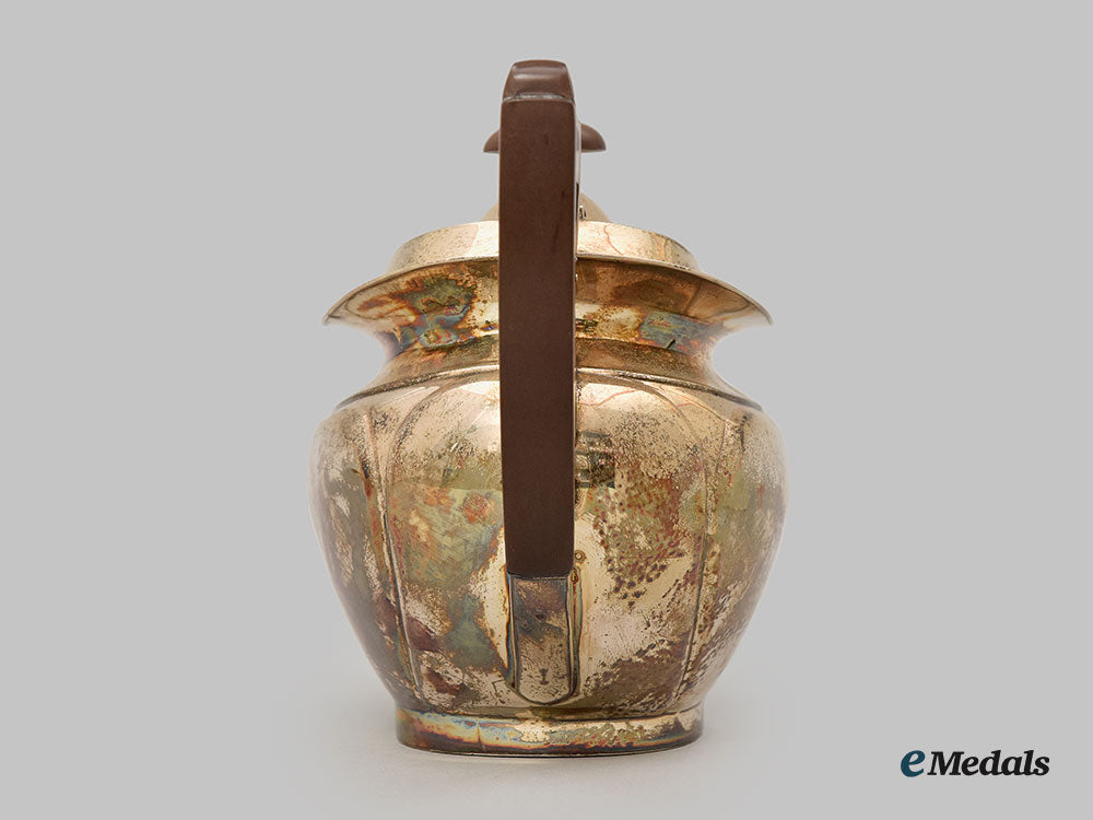 canada,_commonwealth._a_silver_tea_pot,_by_roden,_c.1930_l22_mnc9581_625_1
