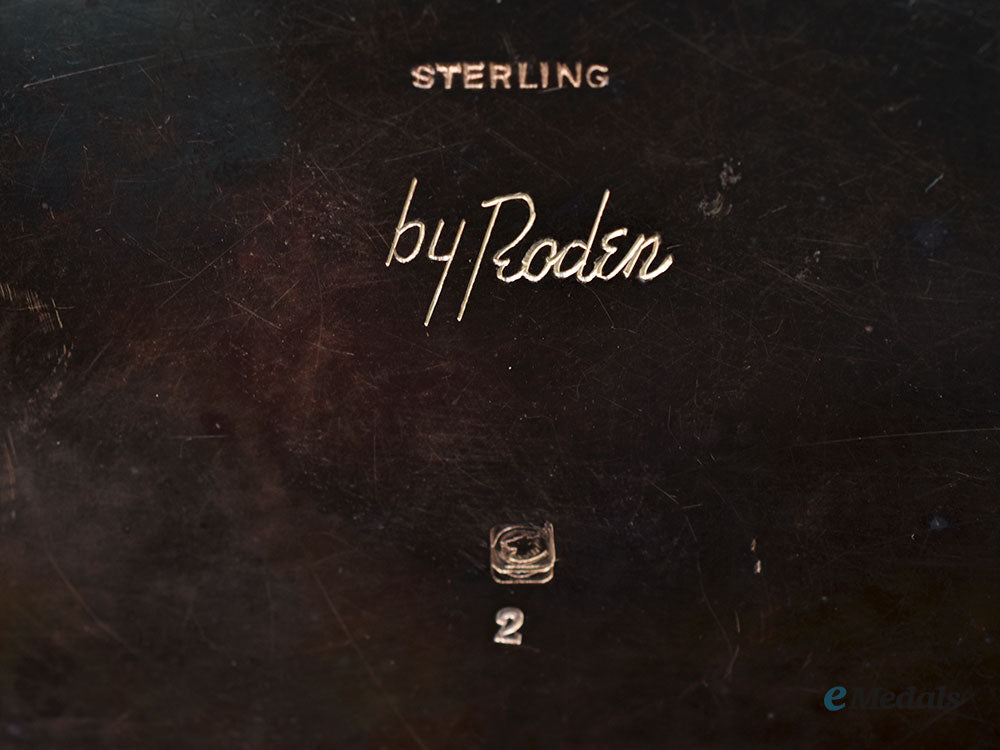 canada,_commonwealth._a_silver_tea_pot,_by_roden,_c.1930_l22_mnc9592_629_1