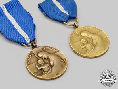 finland,_republic._two_medals_for_humane_benevolence_l22_mnc9593_780
