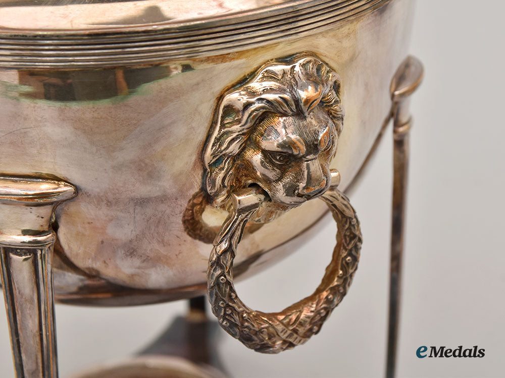 united_kingdom._a_sterling_silver_hot_water_dispenser_l22_mnc9613_635_1