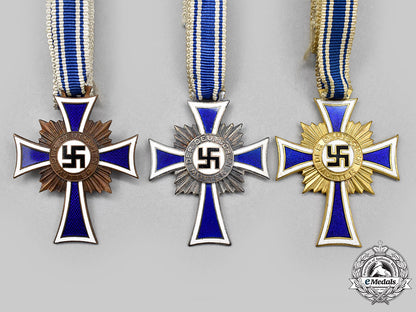 germany,_third_reich._a_mixed_lot_of_awards_l22_mnc9615_800