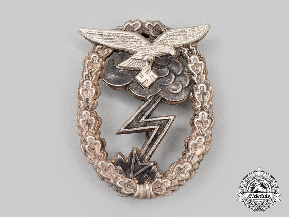 germany,_luftwaffe._a_mint_ground_assault_badge,_by_g.h._osang_l22_mnc9625_773