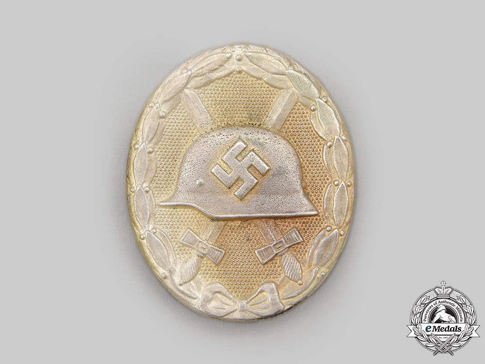 germany,_wehrmacht._a_silver_grade_wound_badge,_by_hermann_wernstein_l22_mnc9661_235_1_1