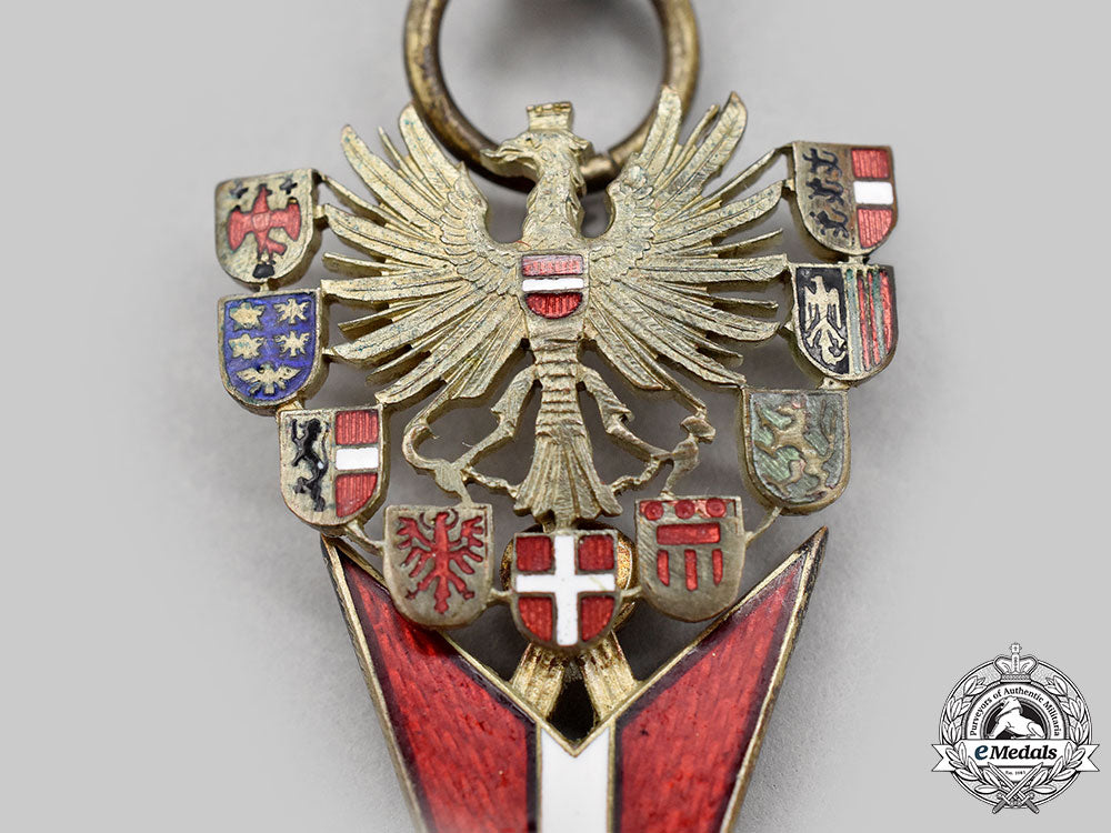 austria,_republic._an_honour_badge_for_merit_of_the_republic_of_austria,_class_vii_l22_mnc9670_827