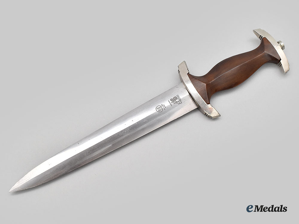 germany,_nskk._a_m36_chained_service_dagger,_by_carl_eickhorn_l22_mnc9673_353
