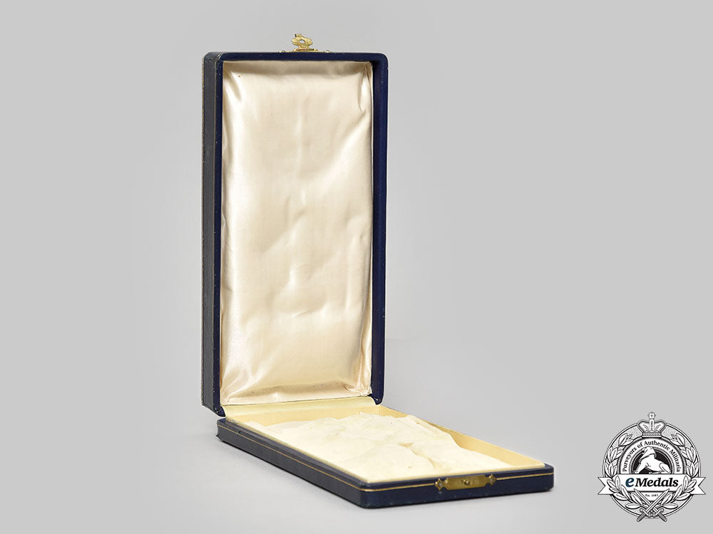 italy,_kingdom_of_the_two_sicilies._a_sacred_military_constantinian_order_of_st._george,_knight_commander_set_case,_c.1900_l22_mnc9742_873_1