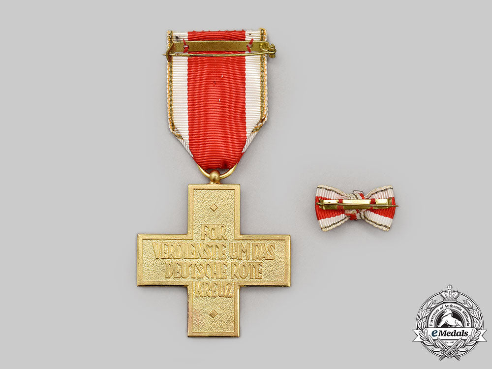 germany,_federal_republic._a_cross_of_honour_of_the_german_red_cross,_i_class_fullsize&_ii_class_miniature_l22_mnc9784_841