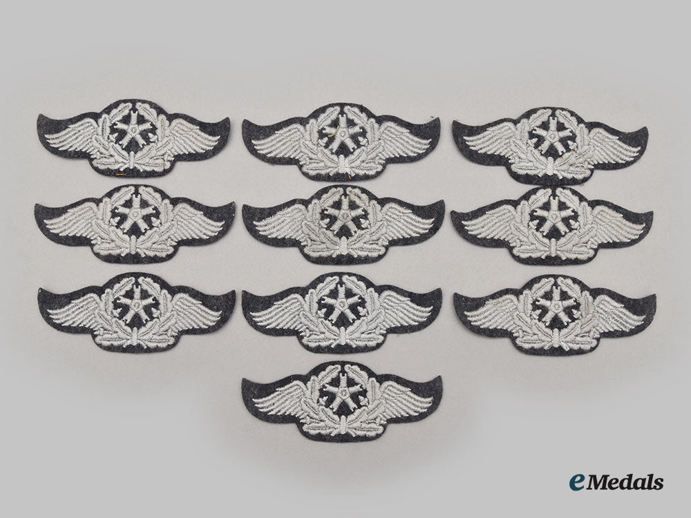 germany,_luftwaffe._a_lot_of_mint_and_unissued_technical_personnel_sleeve_badges_l22_mnc9785_558_1_1