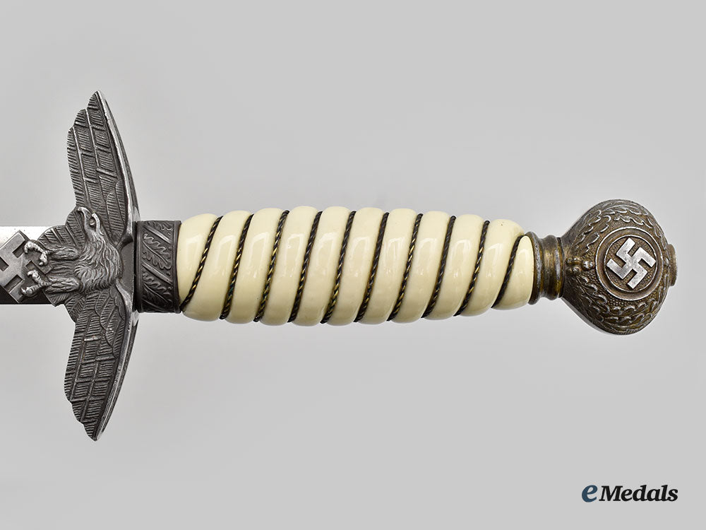 germany,_luftwaffe._an_officer’s_dress_dagger,_by_hans_kolping_l22_mnc9796_403