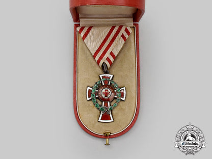 austria,_imperial._an_honour_decoration_of_the_red_cross,_ii_class_with_war_decoration,_by_g.a_scheid_l22_mnc9810_825