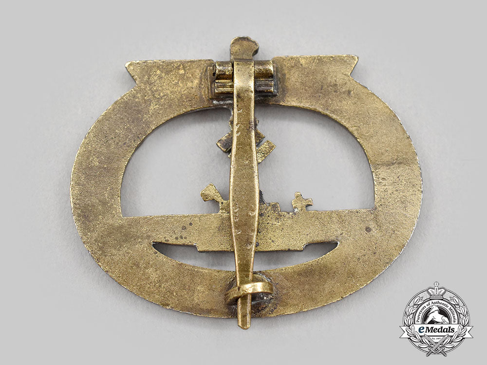 germany,_kriegsmarine._a_u-_boat_war_badge,_by_schwerin_l22_mnc9871_993