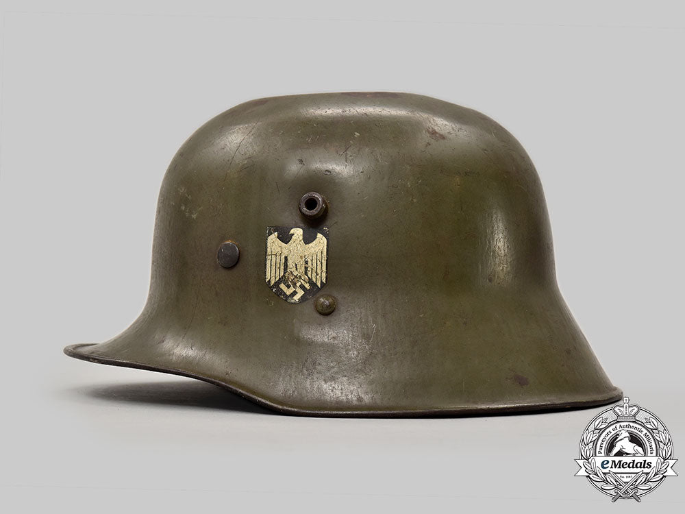 germany,_heer._a_transitional_m17_double_decal_stahlhelm_l22_mnc9887_336_1