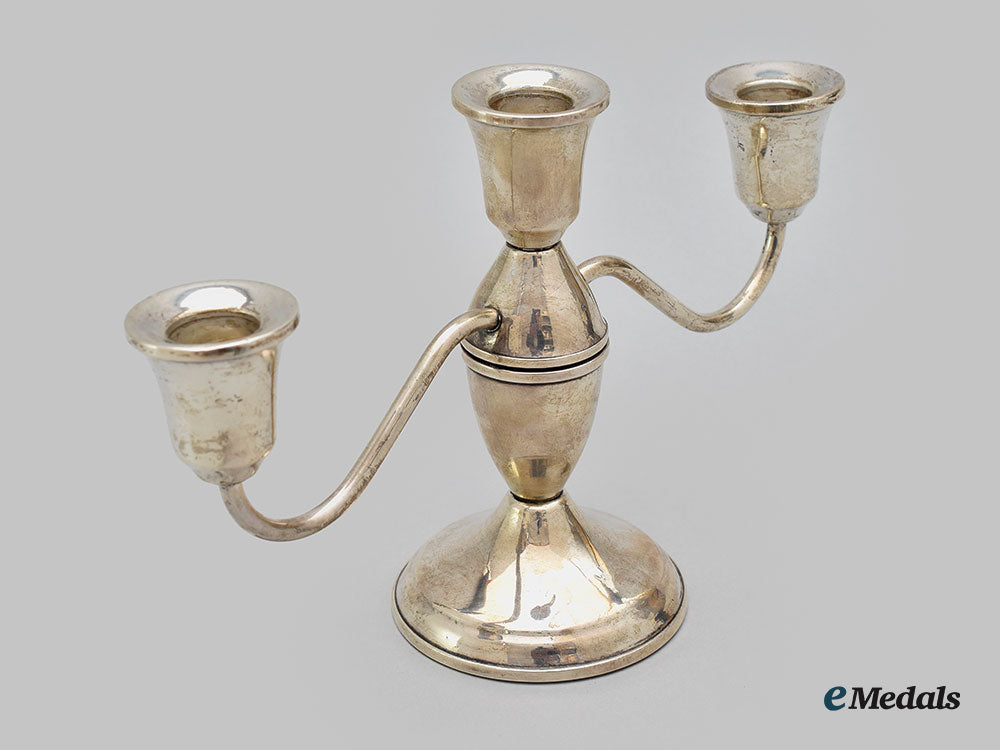 united_states._a_small_triple_candlestick_candelabra,_by_duchin_creations_l22_mnc9888_672