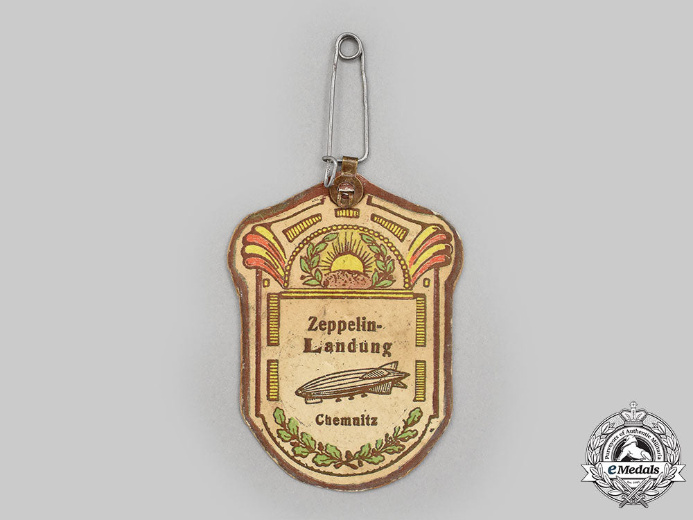 germany,_a_pair_of_zeppelin_insignia_l22_mnc9895_009