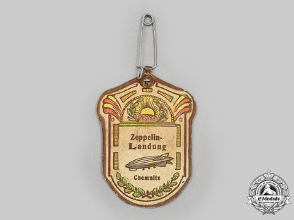 germany,_a_pair_of_zeppelin_insignia_l22_mnc9895_009