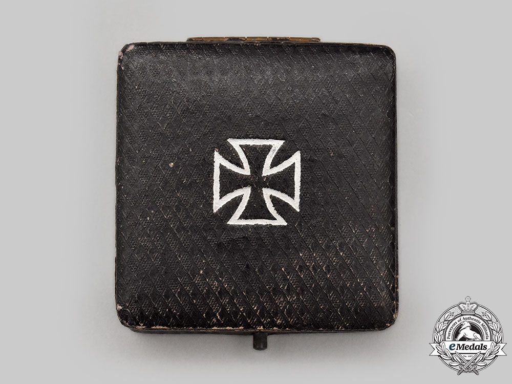 germany,_imperial._a1914_iron_cross_i_class,_with_case_l22_mnc9918_886_1