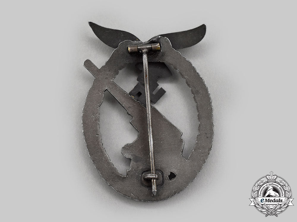 germany,_luftwaffe._a_flak_badge,_by_wilhelm_deumer_l22_mnc9922_020